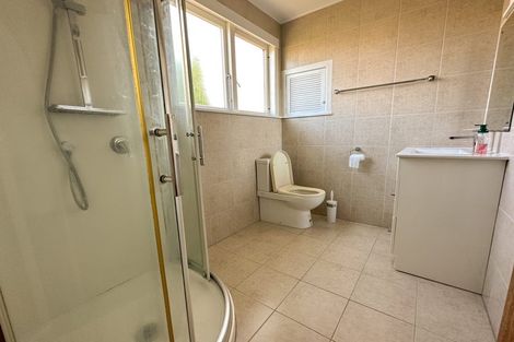 Photo of property in 4 Staveley Avenue, Mount Roskill, Auckland, 1041