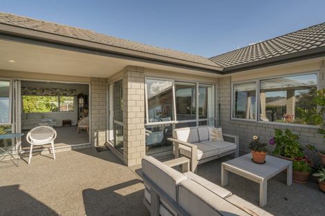 Photo of property in 10 Roseberry Place, Whitianga, 3510