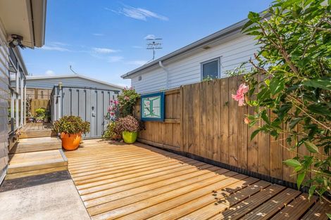 Photo of property in 11 Kamahi Crescent, Papamoa Beach, Papamoa, 3118