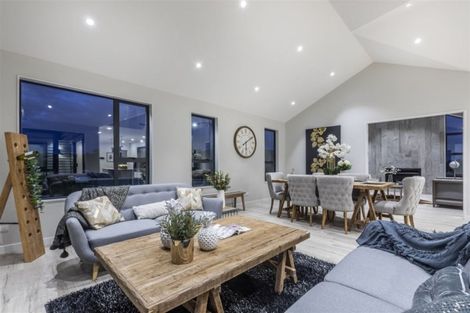 Photo of property in 7 William Blake Way, Riverhead, 0820