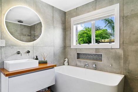 Photo of property in 12 Rheingold Place, Huapai, Kumeu, 0810