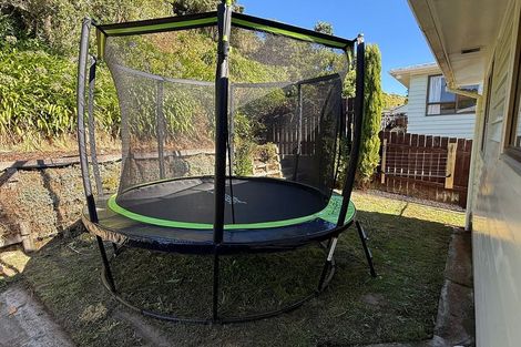 Photo of property in 43 Woodman Drive, Tawa, Wellington, 5028