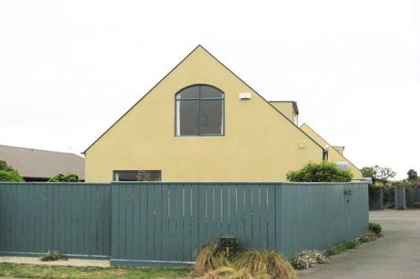 Photo of property in 15 Seascape Gardens, Bromley, Christchurch, 8062