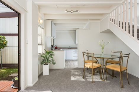 Photo of property in 3/506 Devonport Road, Tauranga South, Tauranga, 3112