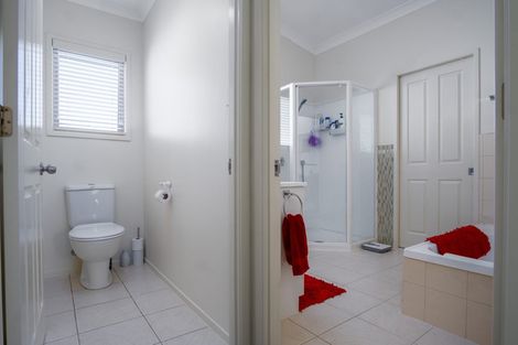 Photo of property in 5 Coralsea Way, Arkles Bay, Whangaparaoa, 0932