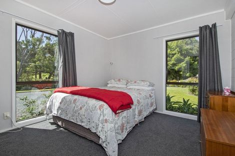 Photo of property in 4 Skelton Crescent, Paparoa, 0571