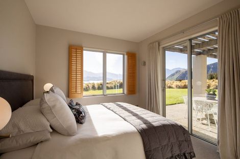Photo of property in 24 Briar Bank Drive, Wanaka, 9305