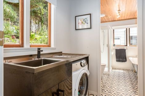 Photo of property in 88 Paremata Road, Paremata, Porirua, 5024