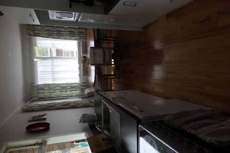 Photo of property in 281 Shakespeare Street, Leamington, Cambridge, 3432