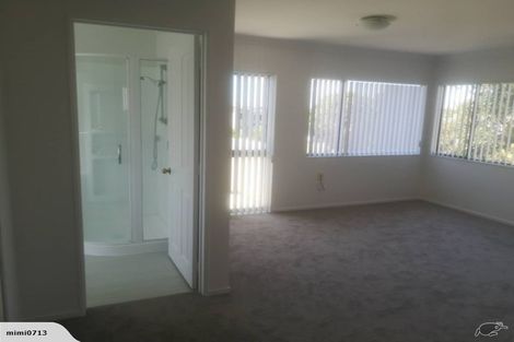 Photo of property in 8 Belvedere Court, West Harbour, Auckland, 0618