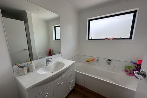 Photo of property in 4a View Road, Hikurangi, 0114