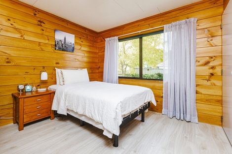 Photo of property in 2/4 Bunnythorpe Road, Papakura, 2110