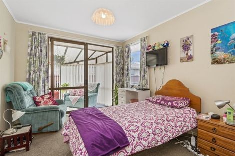 Photo of property in 6b De Bloge Place, Burwood, Christchurch, 8061