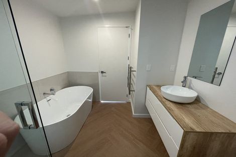 Photo of property in 35 Lewis Road, Pakuranga, Auckland, 2010