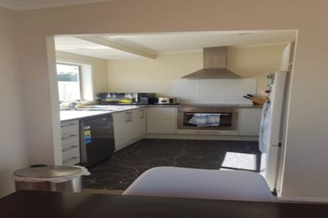 Photo of property in 2/11 Anne Mclean Drive, Bayview, Auckland, 0629