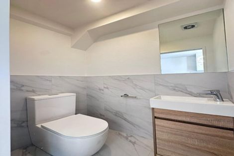 Photo of property in 2/103 Botany Road, Botany Downs, Auckland, 2010