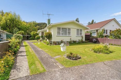 Photo of property in 17 Deller Grove, Silverstream, Upper Hutt, 5019