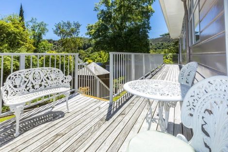 Photo of property in 72 Blue Mountains Road, Pinehaven, Upper Hutt, 5019