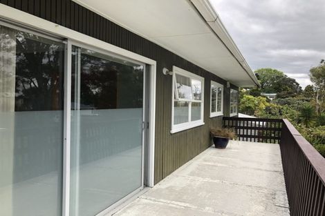 Photo of property in 38 Beaubank Road, Kelston, Auckland, 0602