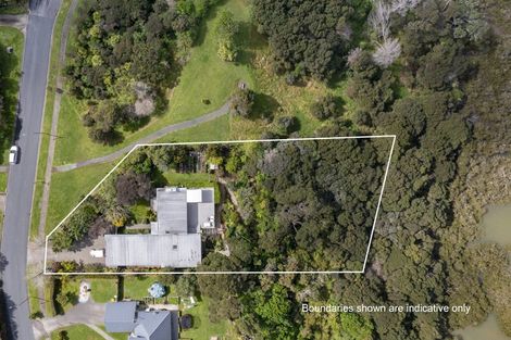 Photo of property in 26 Matheson Road, Red Beach, 0932