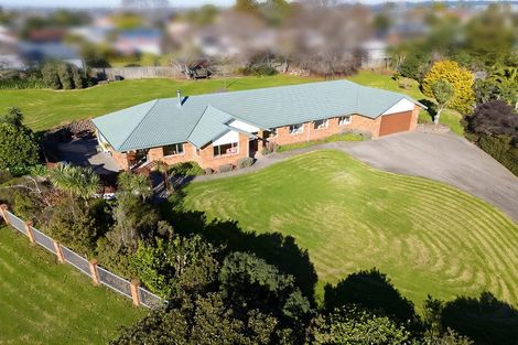 Photo of property in 2 Burgundy Park Avenue, Henderson, Auckland, 0612