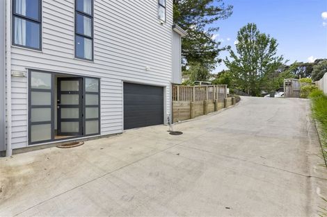 Photo of property in 1/4 Mcquoid Place, Glenfield, Auckland, 0629