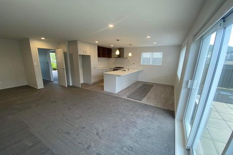 Photo of property in 28 Pateke Drive, Kenepuru, Porirua, 5022