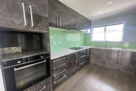 Photo of property in 1/1 Ribblesdale Road, Henderson, Auckland, 0612