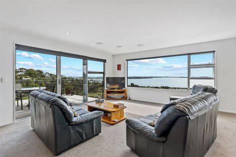 Photo of property in 18 Maffeys Road, Mount Pleasant, Christchurch, 8081