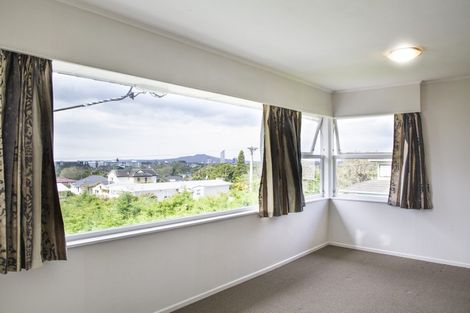 Photo of property in 8 Tye Road, Hillcrest, Auckland, 0627