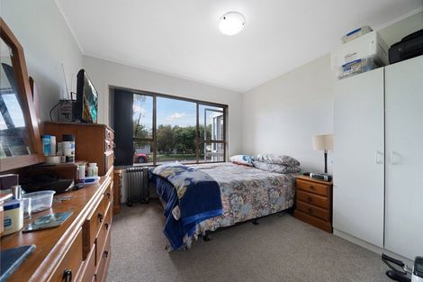 Photo of property in 2/2 Vodanovich Road, Te Atatu South, Auckland, 0610