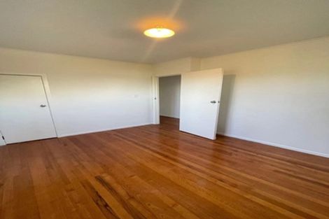 Photo of property in 24 Trojan Crescent, New Lynn, Auckland, 0600