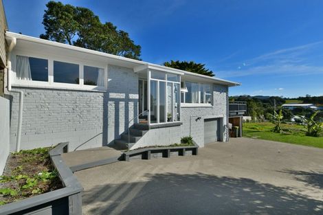 Photo of property in 2/8 Folkestone Street, Murrays Bay, Auckland, 0630