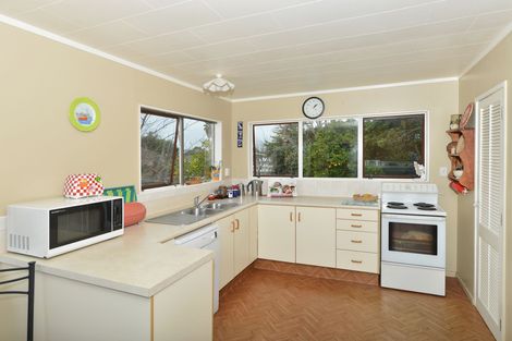 Photo of property in 1 Curlew Place, One Tree Point, 0118