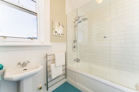 Photo of property in 247 Ravensbourne Road, Ravensbourne, Dunedin, 9022