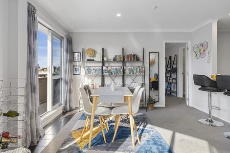 Photo of property in Salisbury Crown, 10/7 Salisbury Avenue, Mount Maunganui, 3116