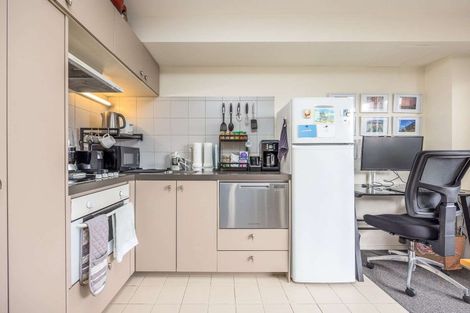 Photo of property in 3 Keystone Avenue, Mount Roskill, Auckland, 1041