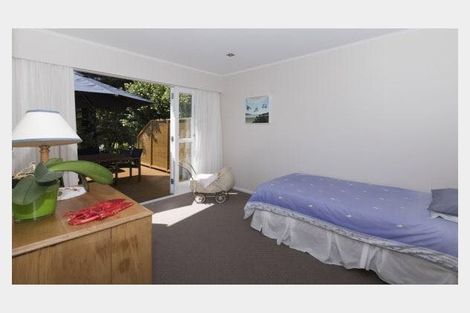 Photo of property in 39 Megan Avenue, Pakuranga Heights, Auckland, 2010