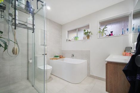 Photo of property in 2/31a Salisbury Road, Birkdale, Auckland, 0626