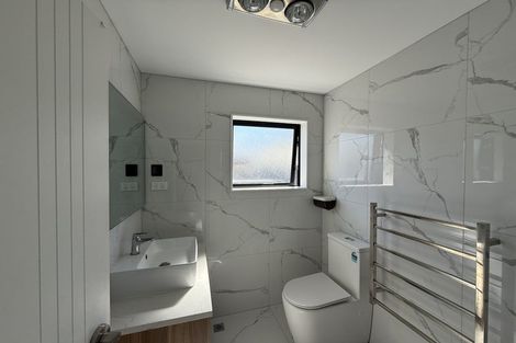 Photo of property in 17a Oriana Avenue, Lynfield, Auckland, 1042