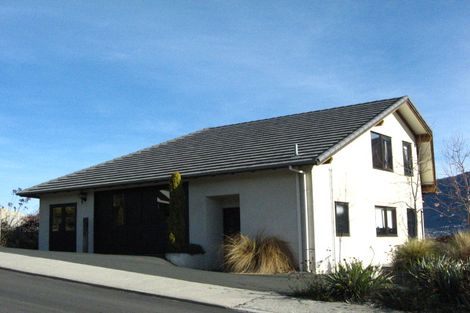 Photo of property in 7 Balmoral Drive, Kelvin Heights, Queenstown, 9300