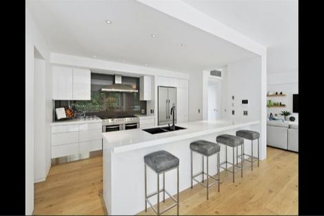 Photo of property in 8 Saint Barnabas Lane, Fendalton, Christchurch, 8052