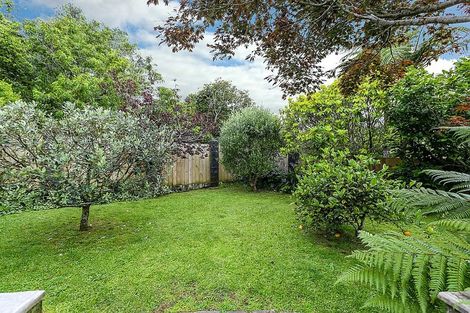 Photo of property in 28 Vancouver Place, Marfell, New Plymouth, 4310