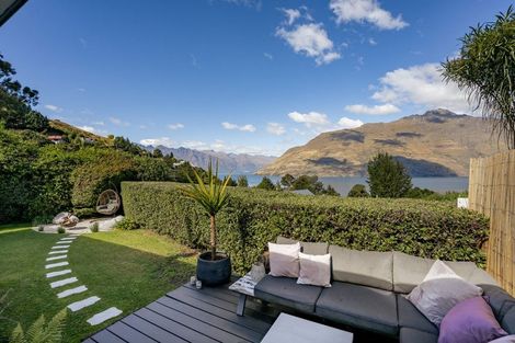 Photo of property in 17 Arawata Terrace, Fernhill, Queenstown, 9300