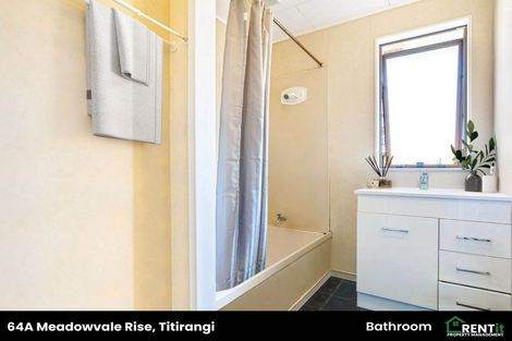 Photo of property in 1/64 Meadowvale Rise, Titirangi, Auckland, 0604