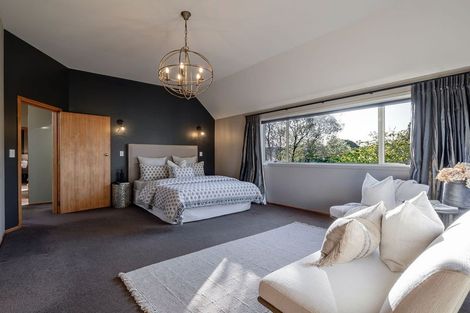 Photo of property in 19 Ruamahanga Crescent, Terrace End, Palmerston North, 4410