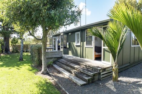 Photo of property in 8 Katrin Place, Mahia, 4198