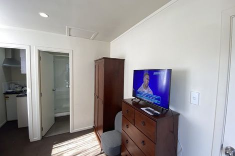 Photo of property in 8d Schnapper Rock Road, Schnapper Rock, Auckland, 0632