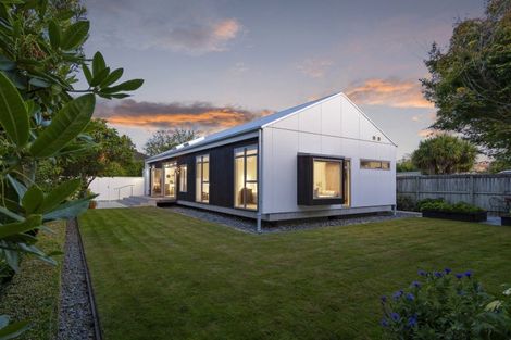 Photo of property in 6a Taylors Avenue, Bryndwr, Christchurch, 8052