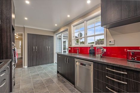 Photo of property in 88 Ruamahanga Crescent, Terrace End, Palmerston North, 4410